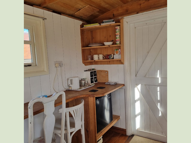 Shepherds Hut, Manor Farm, South Downs Way, Cocking, W. Sussex